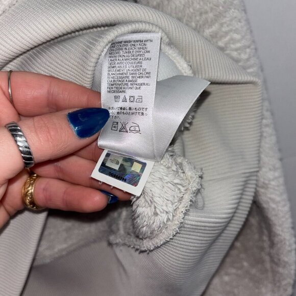 The North Face Women’s Osito Pullover Hoodie (Rare International Edition) - Picture 7 of 9